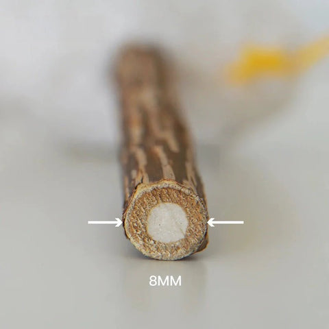 Image of the width of the matatabi stick from PURROOM Little Chick Matatabi Stick Cat Toy  - Pets Villa. 