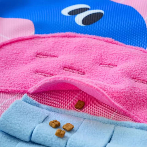 Image of treats on ZEZE Enjoy It Bath Snuffle Pet Mat - Pets Villa. 