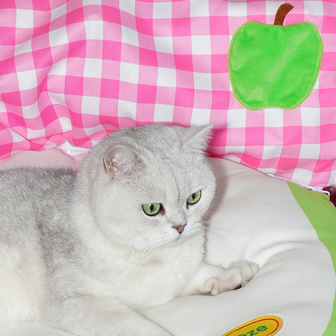 Close up image of ZEZE Green Apple Tunnel Bed - Pets Villa. 