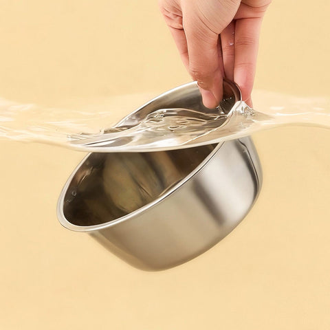 Close up image of ZEZE Retro Stainless Steel Pet Bowl - Pets Villa. 