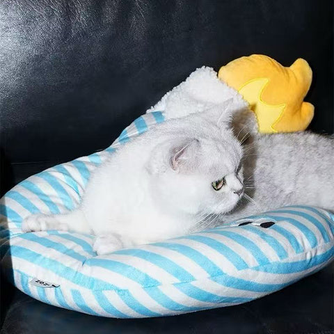 Image of a cat on ZEZE Softer Pencil Pet Pillow - Pets Villa. 